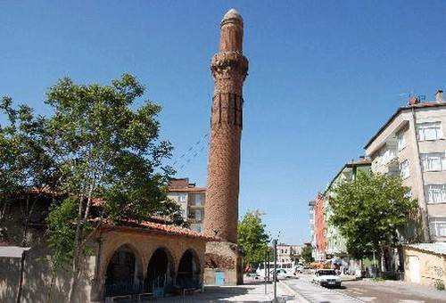Eğri Minare (Anadolu Selçuklu Eserleri)
